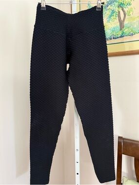 Booty by Brabants Textured Leggings. Fair Preloved .